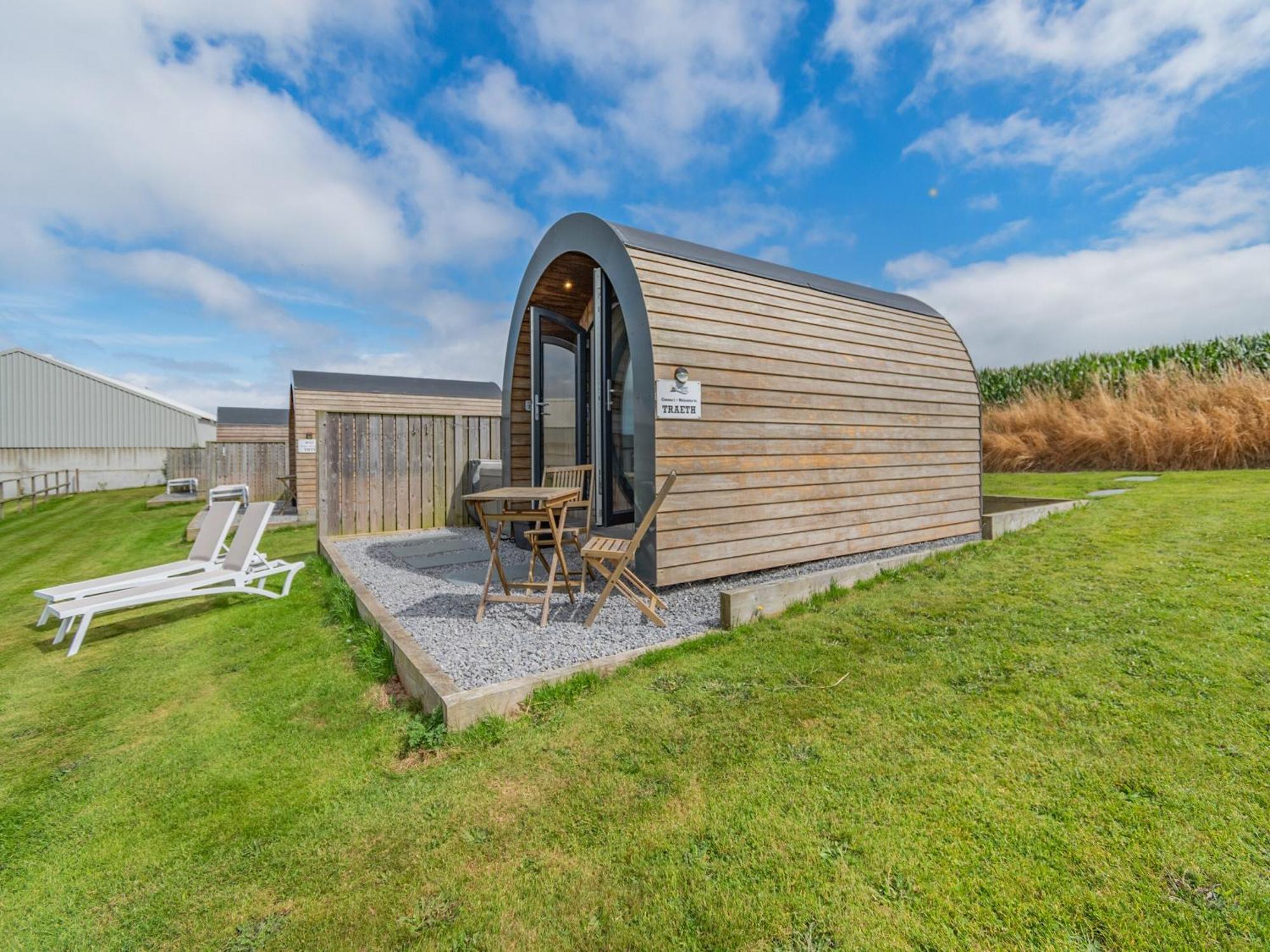 Traeth Pod - Uk46077